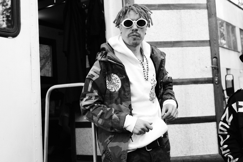 Экс-участники Quest Pistols сняли новый сумасшедший клип