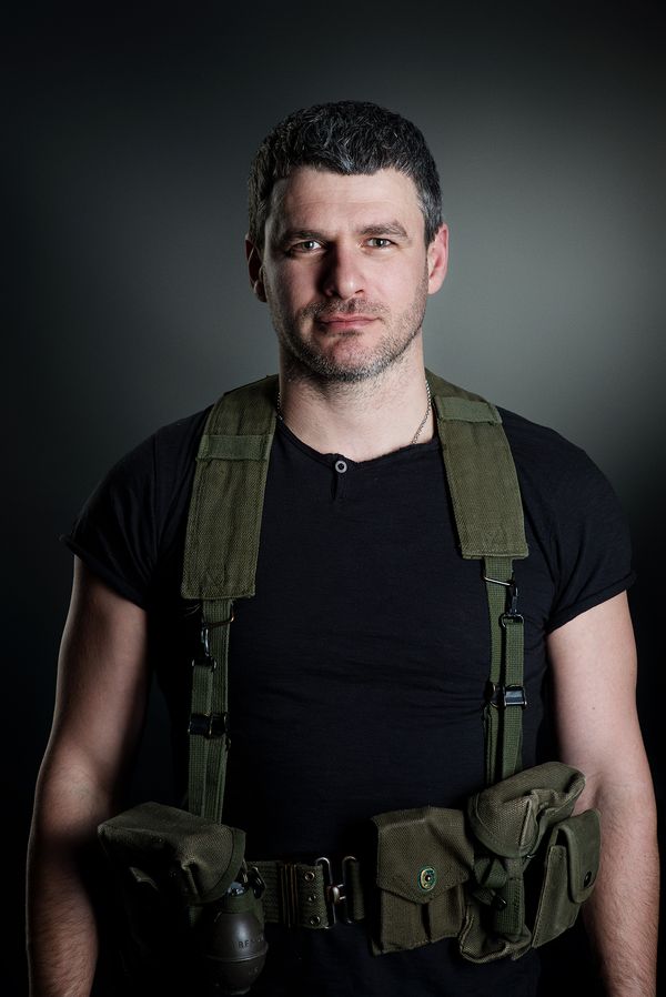 Украинские артисты облачились в камуфляж в патриотичной фотосессии