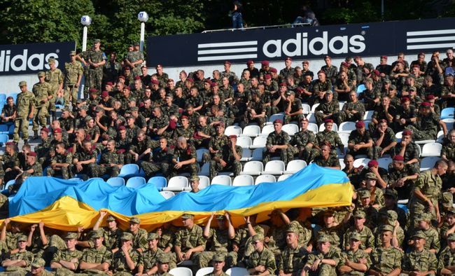 Кривошапко, Фоззи, Положинский: звезды на футбольном матче "за мир"
