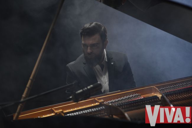 Анна Завальская показала мужа в новом видео