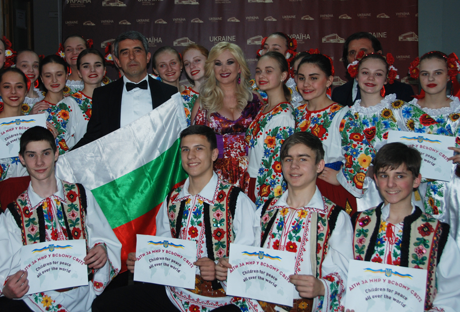Певица Екатерина Бужинская спела с президентом