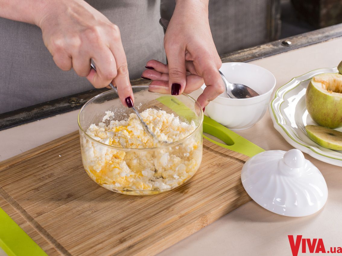 Готовим с Лилией Подкопаевой: рецепт печеных яблок с творогом и медом