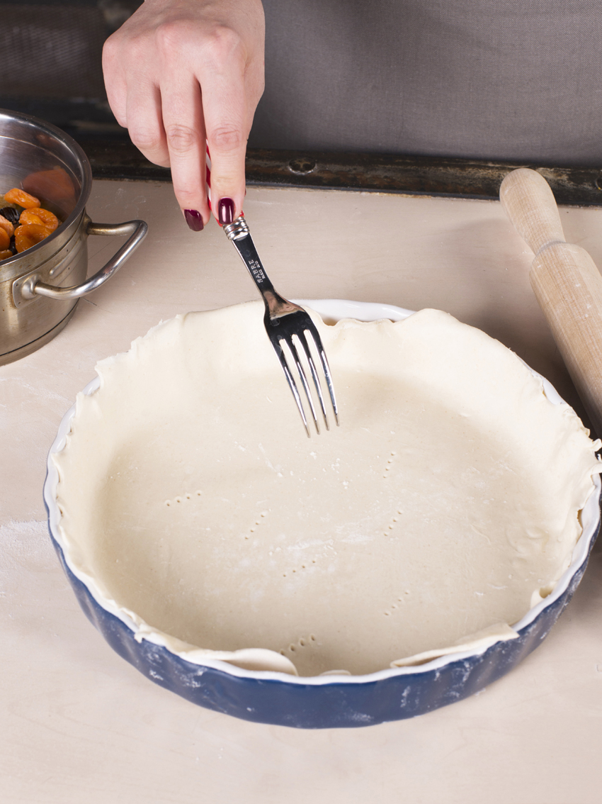 Готовим с Лилией Подкопаевой: рецепт открытого пирога с сухофруктами и медом