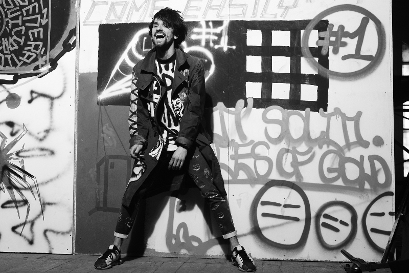 Экс-участники Quest Pistols сняли новый сумасшедший клип