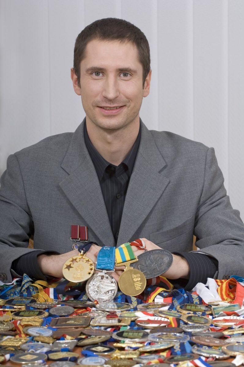 Денис Силантьев празднует 40-летие: уникальные фото из семейного архива