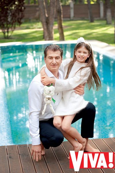 Ольга Горбачева и Юрий Никитин в семейной фотосессии для Viva!