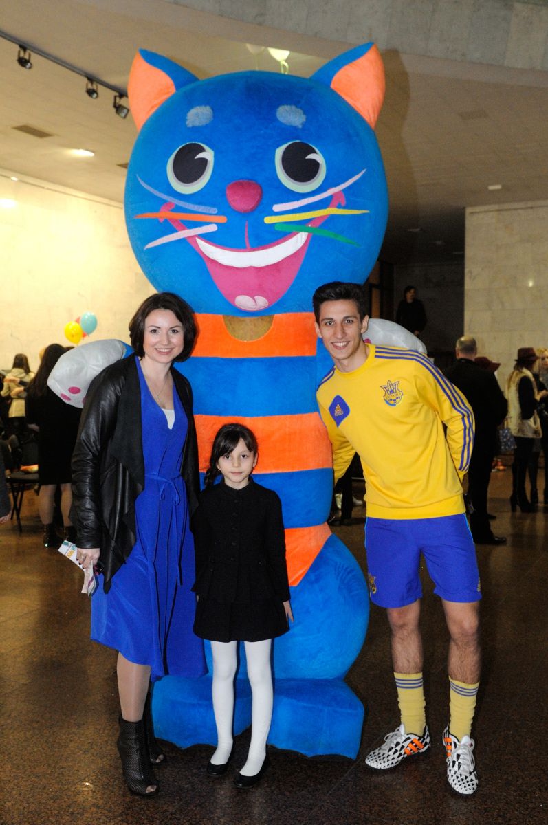 Супруга Дениса Силантьева Инна устроила праздник для детей