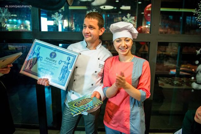 Украинские звезды приготовили эклер-рекордсмен!