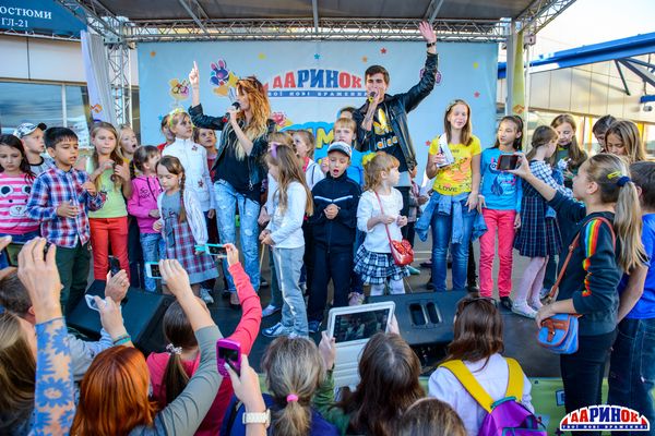звезды помогли детям с востока Украины
