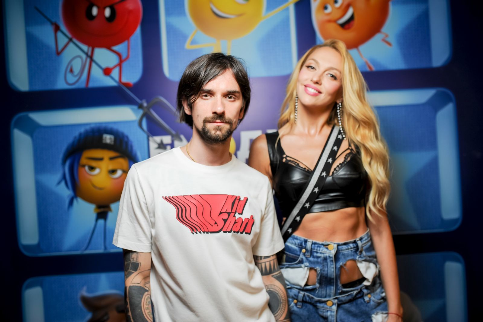 Оля Полякова сразила публику на премьере Эмоджи Муви