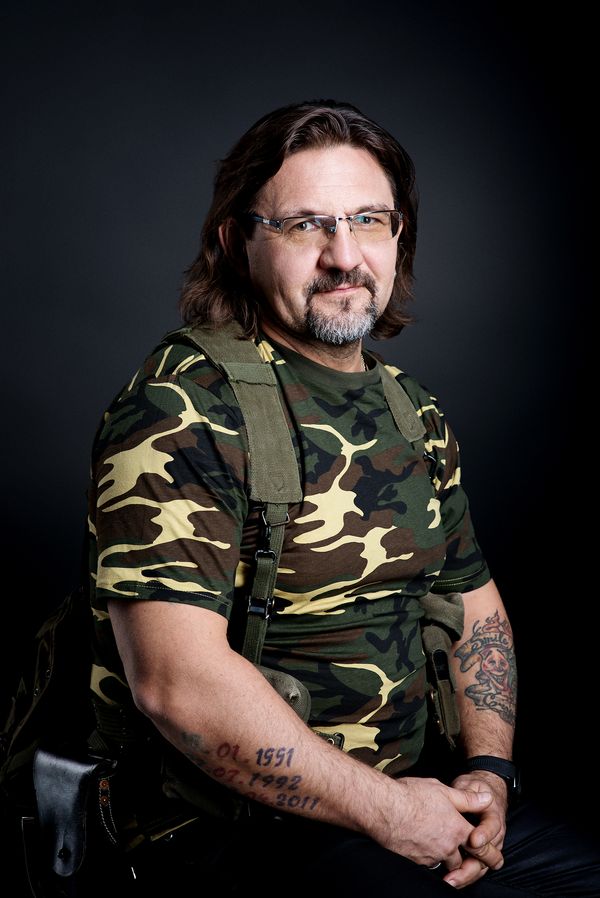 Украинские артисты облачились в камуфляж в патриотичной фотосессии