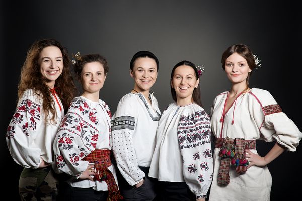 Украинские артисты облачились в камуфляж в патриотичной фотосессии