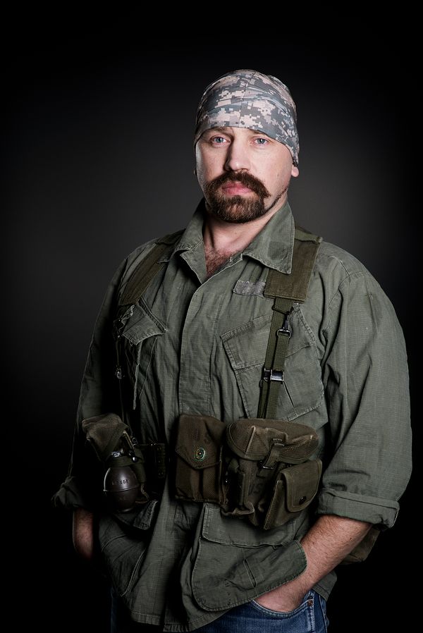 Украинские артисты облачились в камуфляж в патриотичной фотосессии