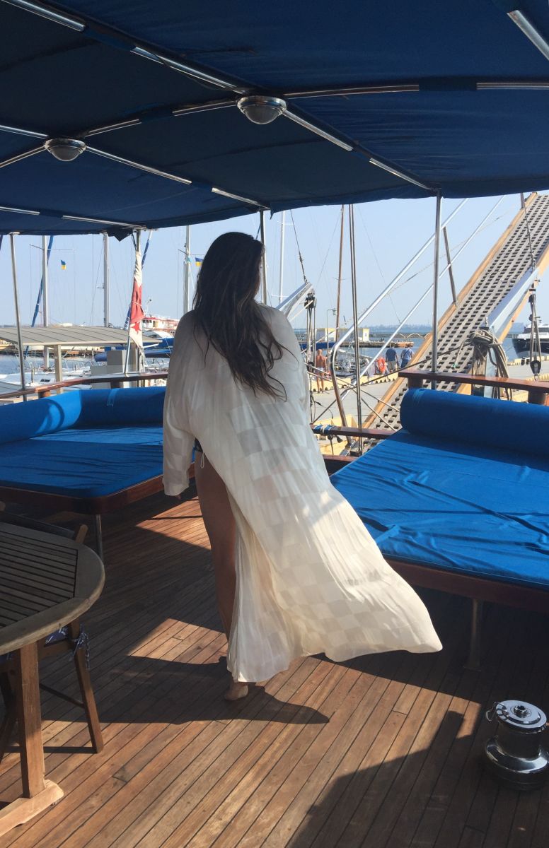 Наталья Могилевская на пляже в Одессе