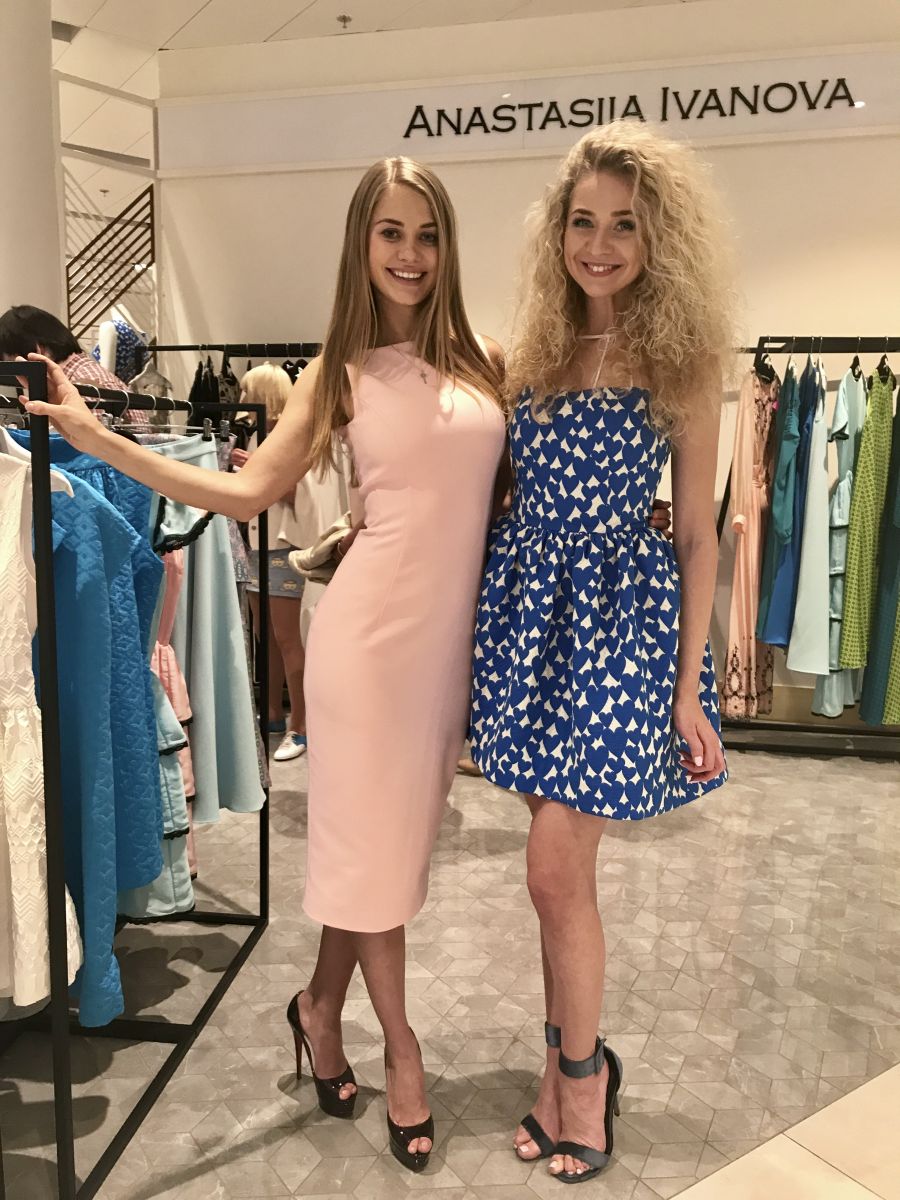 Ты же леди: украинский дизайнер призывает девушек отказаться от джинсов и носить платья