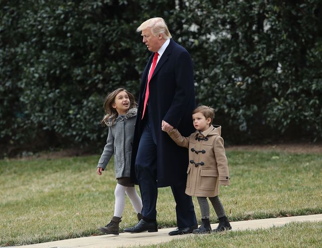 Дональд Трамп с внуками
