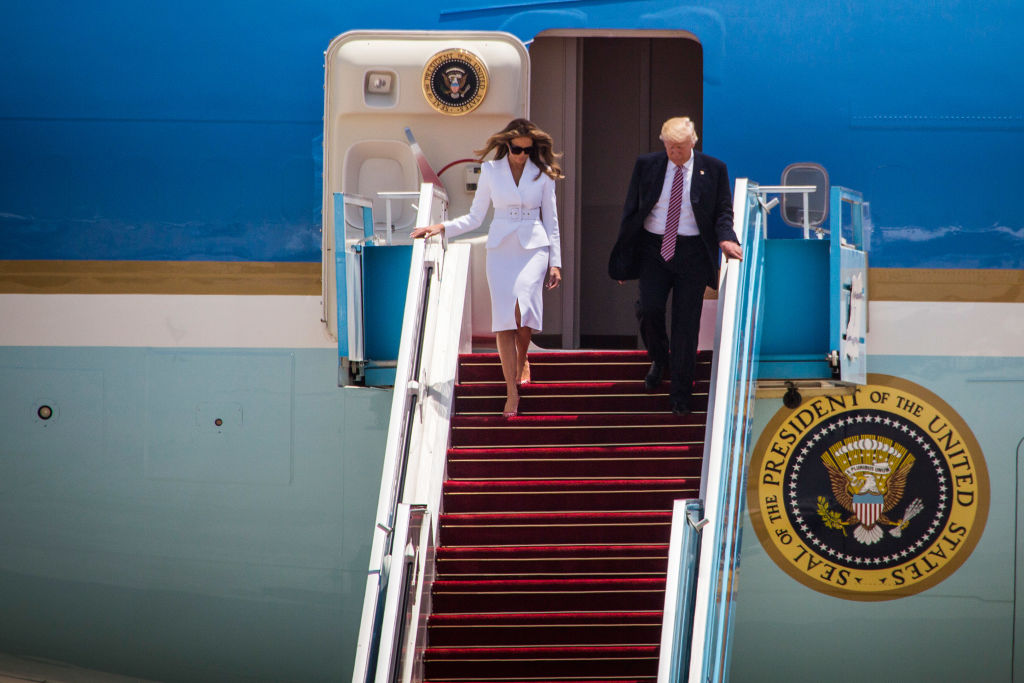 Этот неловкий момент: Мелания Трамп опозорила Дональда Трампа во время прибытия в Израиль