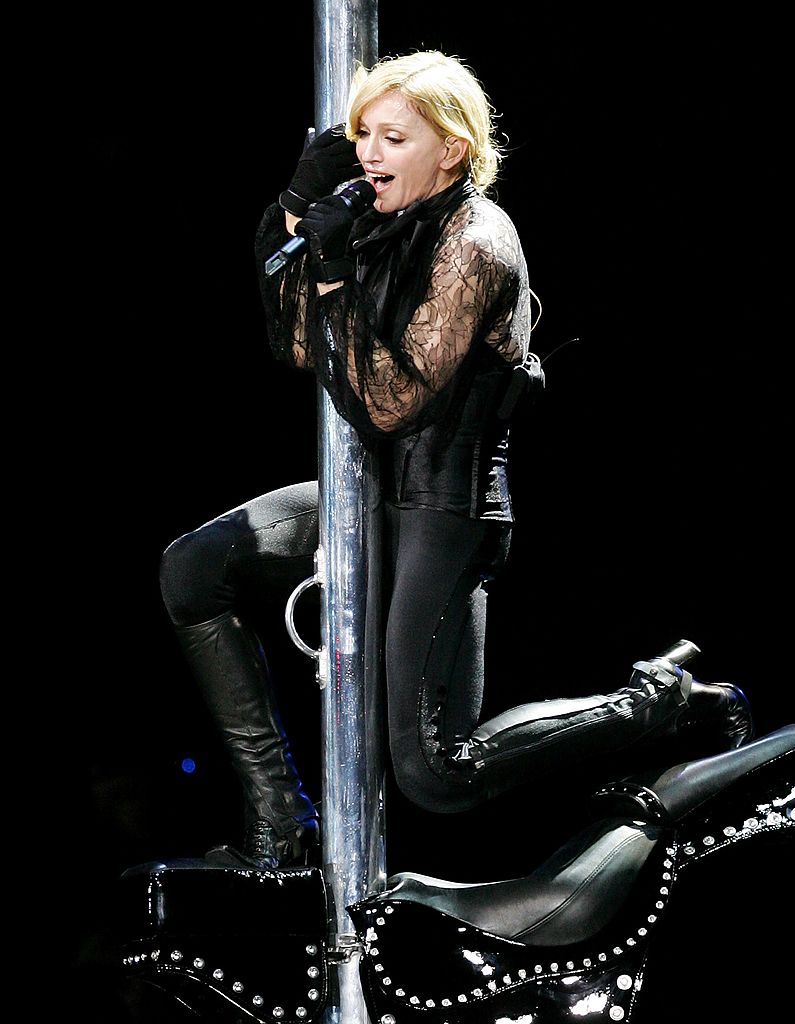 Madonna tour. Мадонна Confessions Tour. Мадонна тур 2006. Confessions Tour Madonna год. Мадонна 2021.