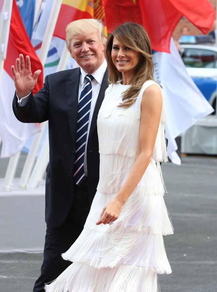 Время моды, а не политики: лучшие наряды Мелании Трамп
