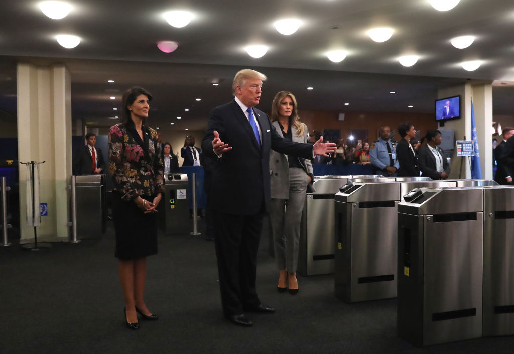 Леди-стиль: Мелания Трамп вышла в свет в брючном костюме