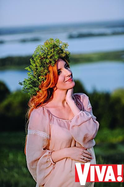 Иллария и ее муж снялись в фотосессии с маленькой дочкой