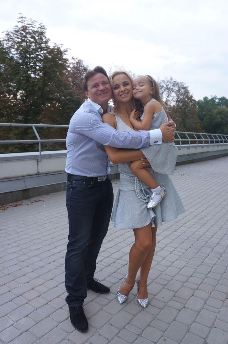 Лілія Ребрик та Андрій Дикий готують весільний подарунок для своєї 4-річної доньки
