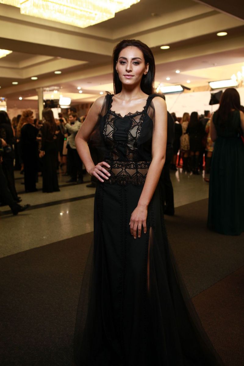 Не узнать: похудевшая Роза Аль-Намри продемонстрировала осиную талию на "Viva! Самые красивые-2017"