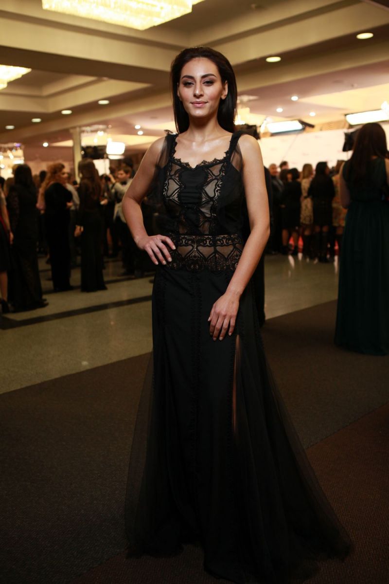 Не узнать: похудевшая Роза Аль-Намри продемонстрировала осиную талию на "Viva! Самые красивые-2017"