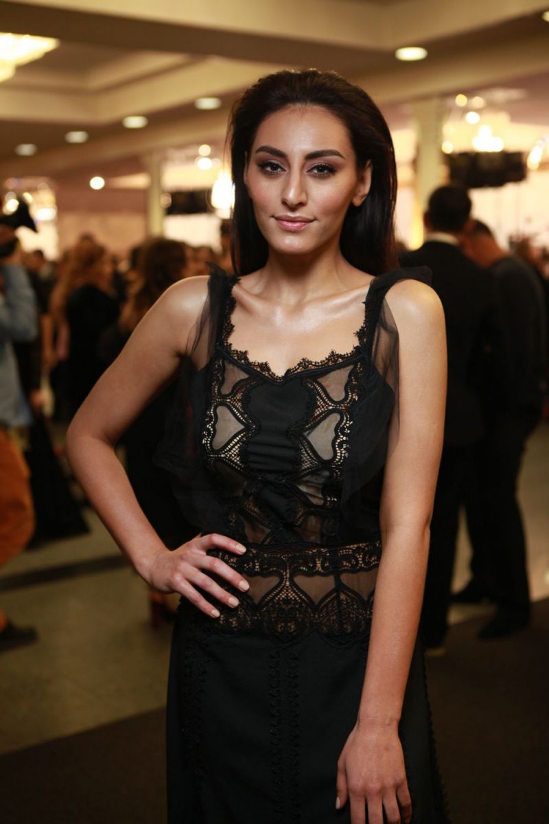 Не узнать: похудевшая Роза Аль-Намри продемонстрировала осиную талию на "Viva! Самые красивые-2017"