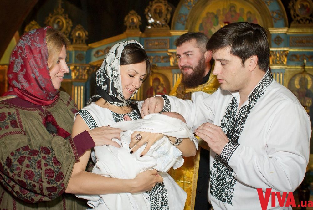 Ведущий Фактов Андрей Ковальский окрестил сына