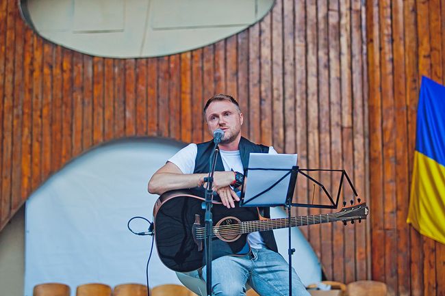 Евгений Рыбчинский собрал деньги для семей погибших во время АТО (Фото)