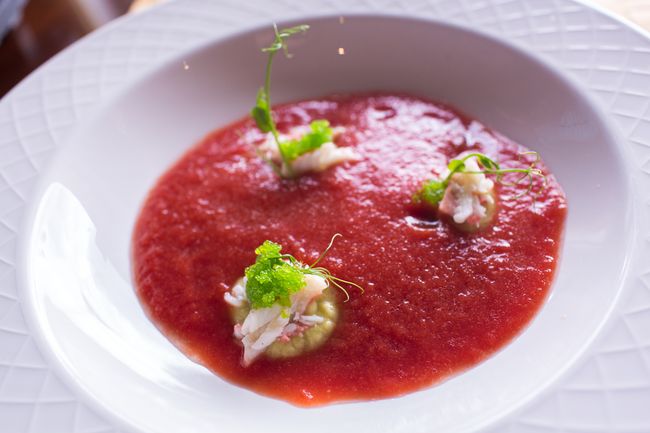 Новое летнее меню в ресторане The Strand Grill