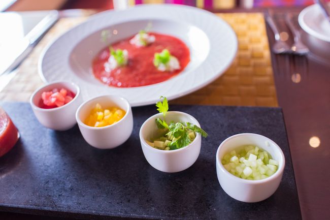 Новое летнее меню в ресторане The Strand Grill