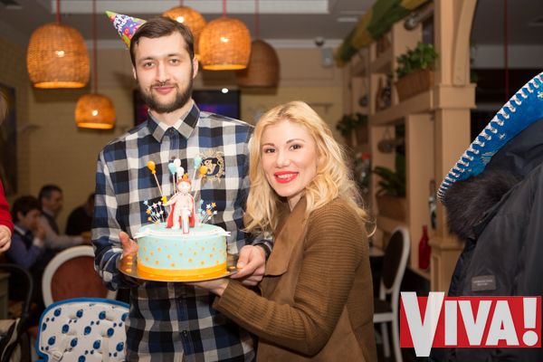  	Тамерлан и Алена Омаргалиева впервые показали годовалого сына Тимура