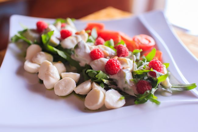 Новое летнее меню в ресторане The Strand Grill