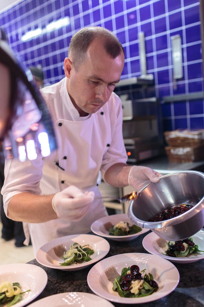 Новое летнее меню в ресторане The Strand Grill