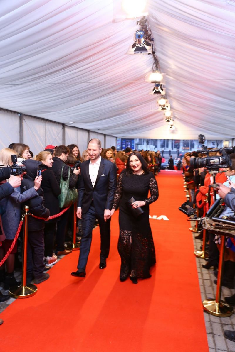 Главная красная дорожка страны: Джамала, Тина Кароль, O.Torvald и другие звезды прибыли на церемонию "Viva! Самые красивые-2017"