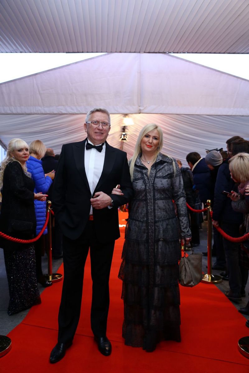 Главная красная дорожка страны: Джамала, Тина Кароль, O.Torvald и другие звезды прибыли на церемонию "Viva! Самые красивые-2017"