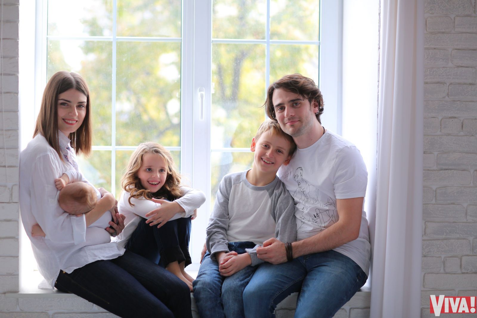 Участник Океана Ельзи Милош Елич знакомит с женой и детьми: эксклюзив Viva! (Фото)