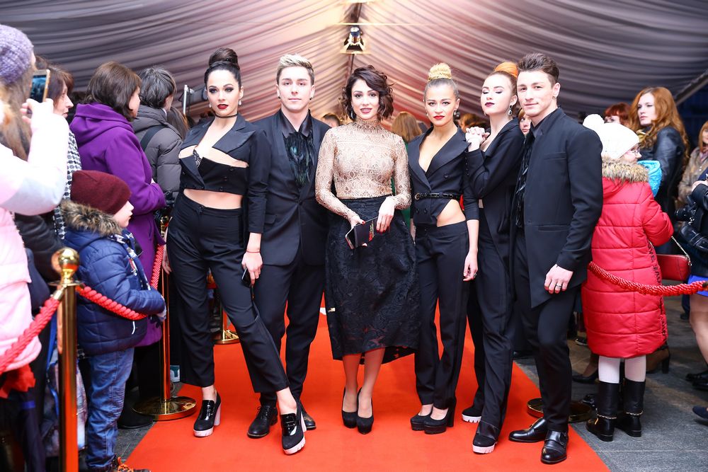 Главная красная дорожка страны: Джамала, Тина Кароль, O.Torvald и другие звезды прибыли на церемонию "Viva! Самые красивые-2017"