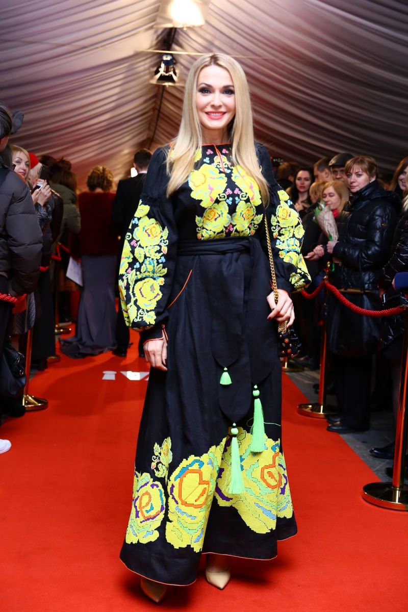 Главная красная дорожка страны: Джамала, Тина Кароль, O.Torvald и другие звезды прибыли на церемонию "Viva! Самые красивые-2017"