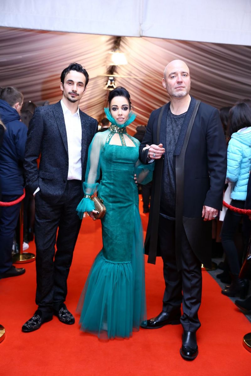 Главная красная дорожка страны: Джамала, Тина Кароль, O.Torvald и другие звезды прибыли на церемонию "Viva! Самые красивые-2017"