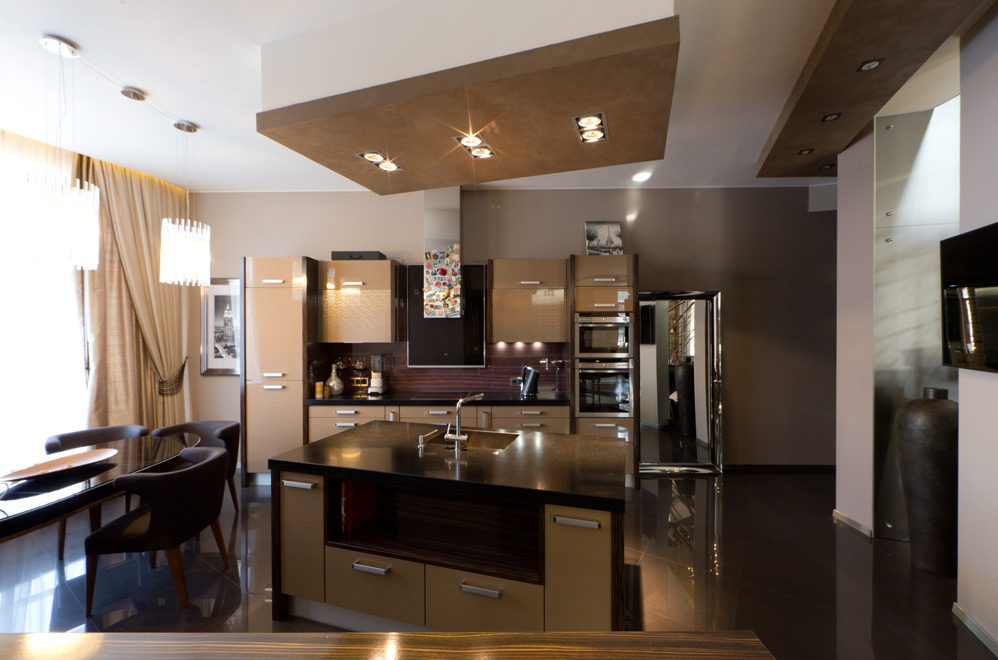 Звезды показали свои шикарные дома