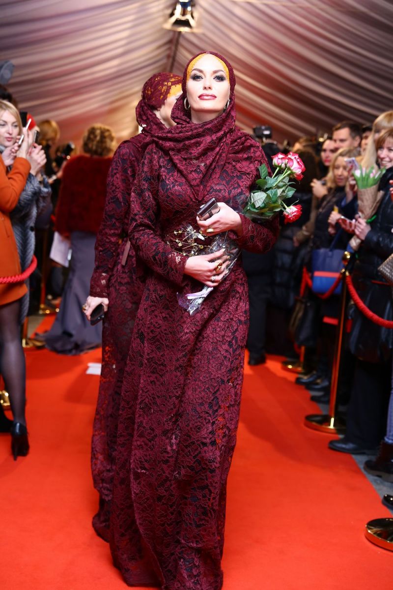 Солистки &quot;Неангелов&quot; обескуражили публики своими нарядами на &quot;Viva! Самые красивые-2017&quot;