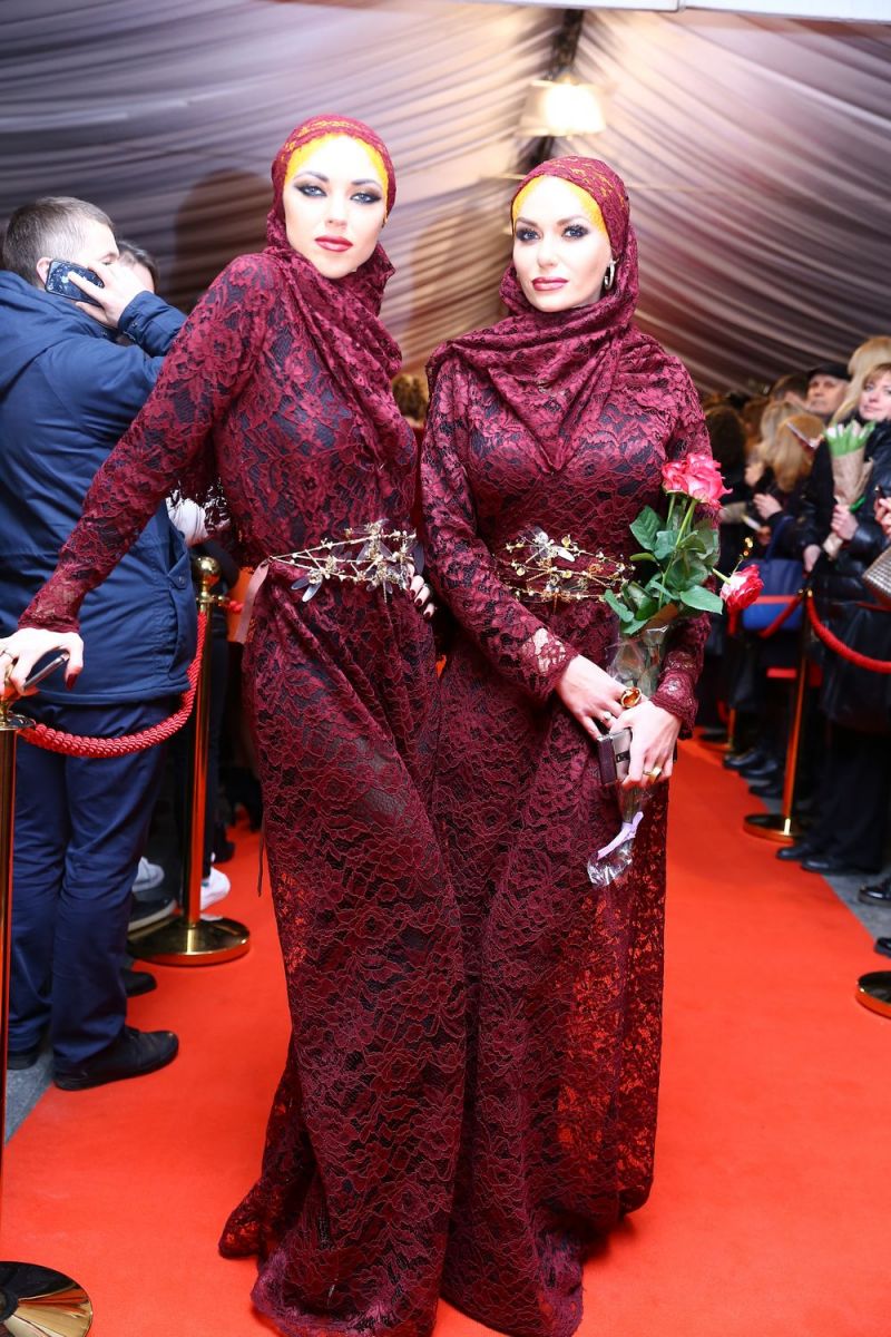 Солистки &quot;Неангелов&quot; обескуражили публики своими нарядами на &quot;Viva! Самые красивые-2017&quot;