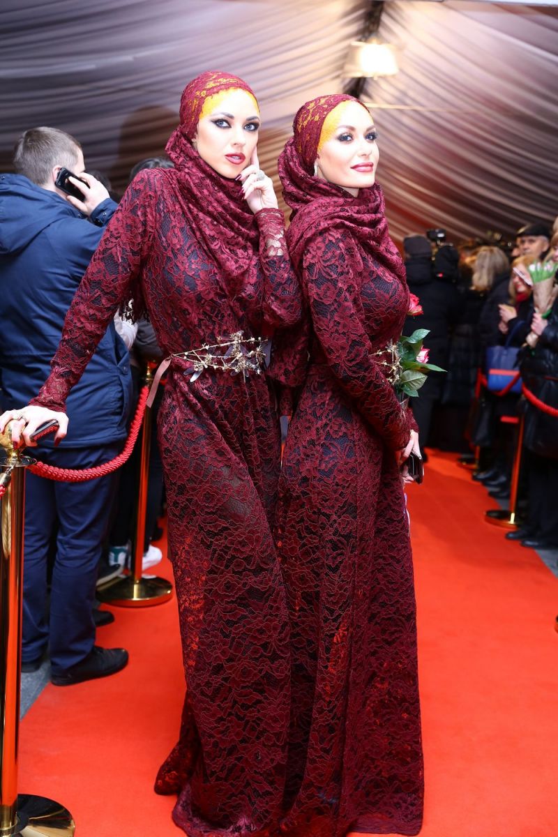 Солистки &quot;Неангелов&quot; обескуражили публики своими нарядами на &quot;Viva! Самые красивые-2017&quot;