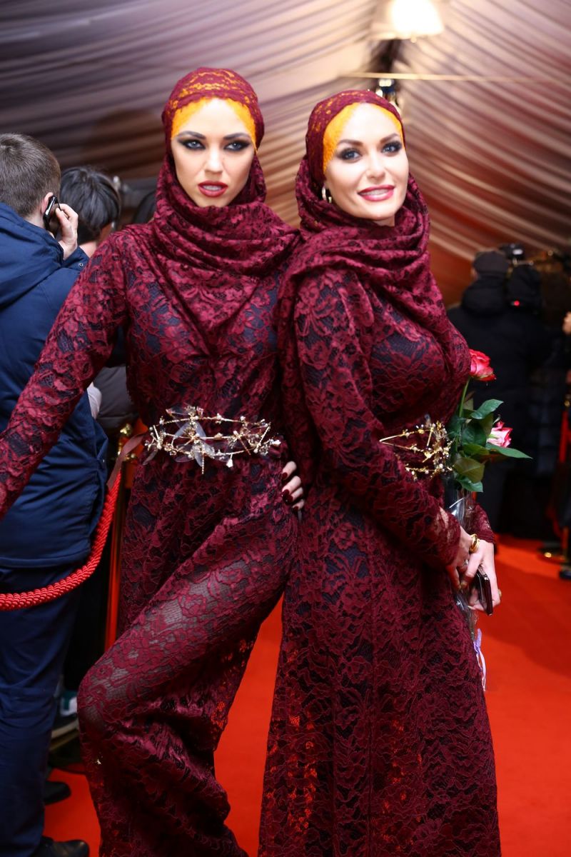 Главная красная дорожка страны: Monatik, The Harkiss, O.Torvald и другие звезды прибыли на церемонию "Viva! Самые красивые-2017"