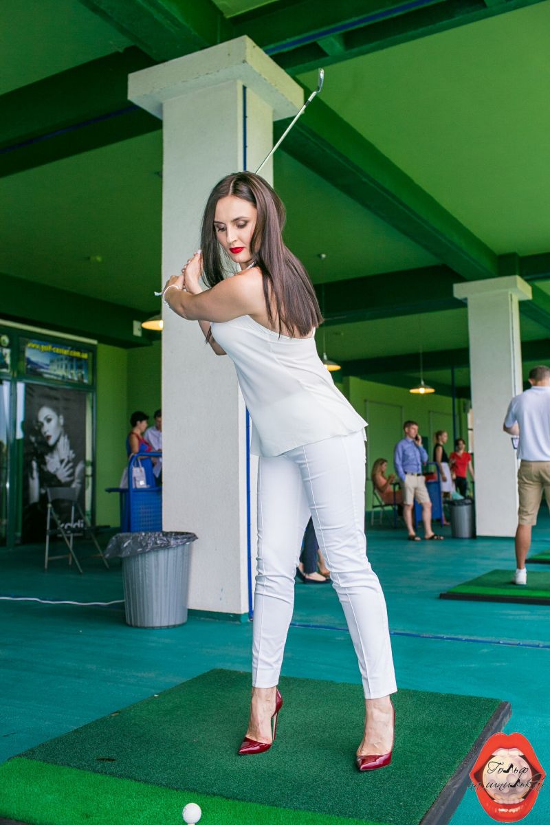 Украинские звезды на высоких каблуках сыграли в гольф