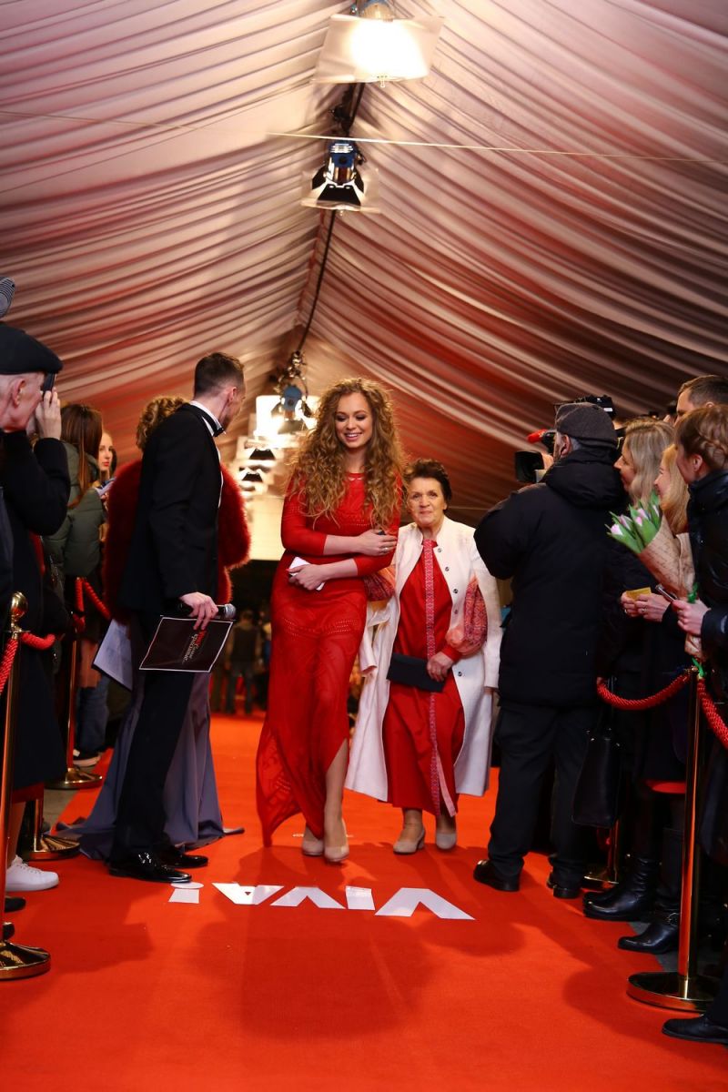 Главная красная дорожка страны: Monatik, The Harkiss, O.Torvald и другие звезды прибыли на церемонию "Viva! Самые красивые-2017"