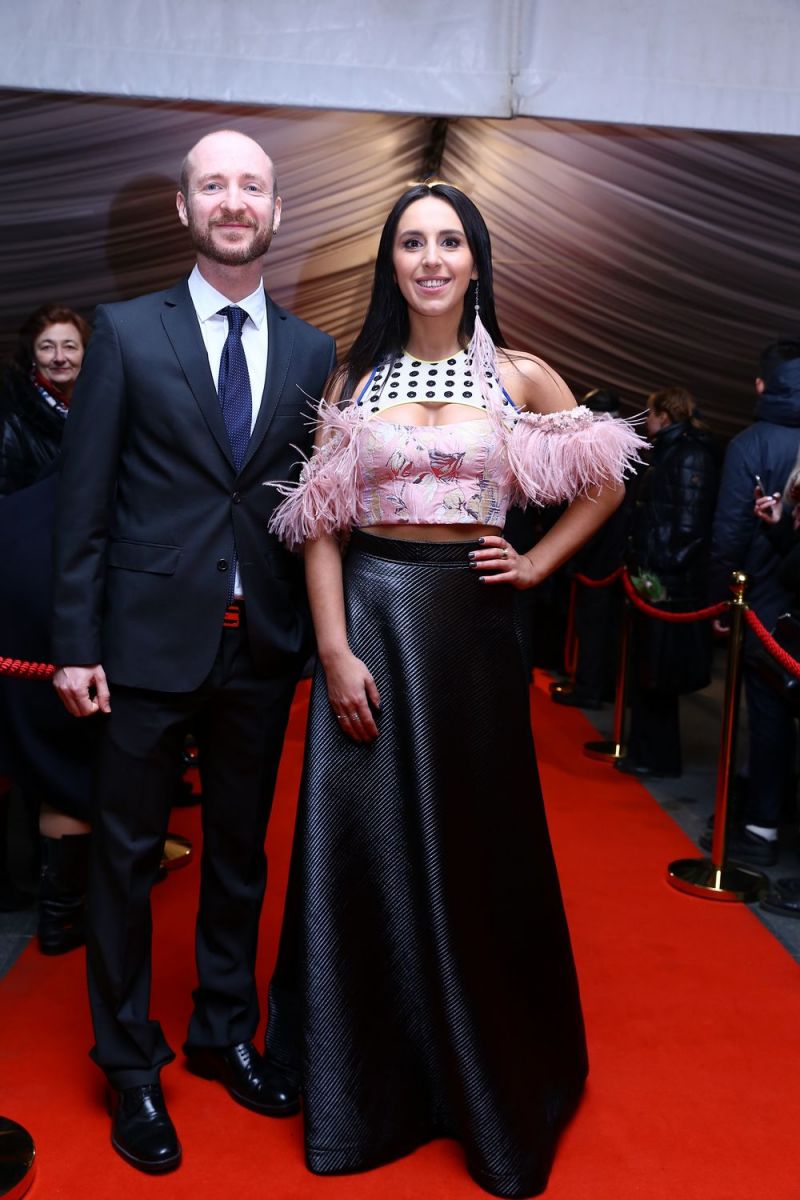 Viva! Самые красивые-2017: три незабываемых образа Джамалы на сцене и красной дорожке